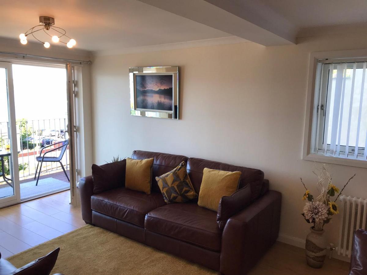 Beautiful 3-Bed Apartment In غوروك المظهر الخارجي الصورة