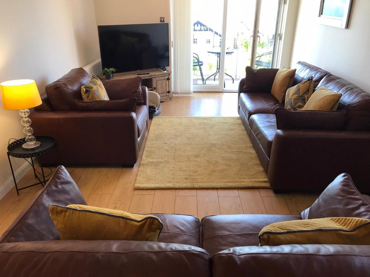 Beautiful 3-Bed Apartment In غوروك المظهر الخارجي الصورة